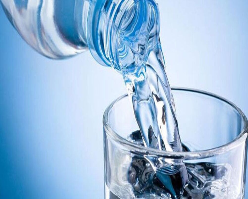 Uống nhiều nước có mập không? Uống nước nhiều có bị bụng to không?