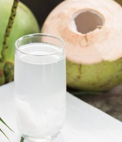 Khi sốt uống nước dừa được không? Cách để sử dụng hiệu quả nhất